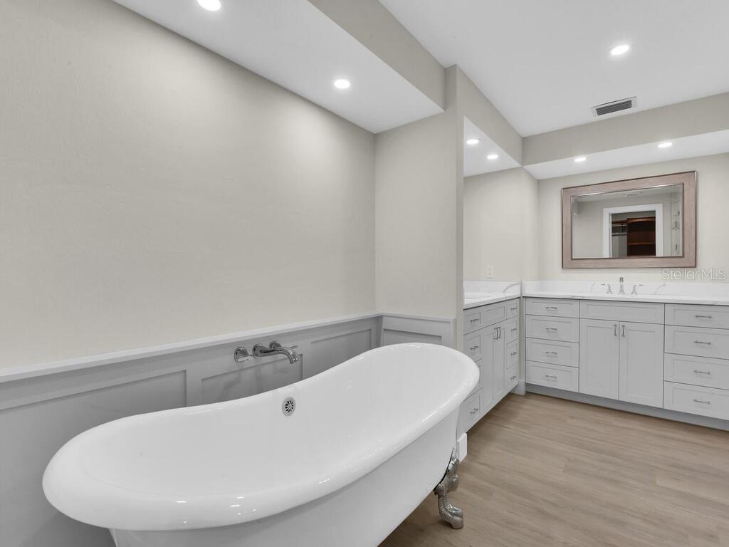 Image 26 of 44 For 491 Cypress Way E