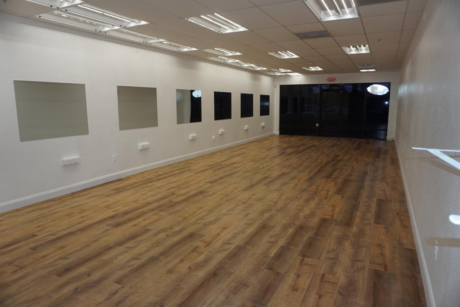 Image 15 of 25 For 701 Jc Center Court 12