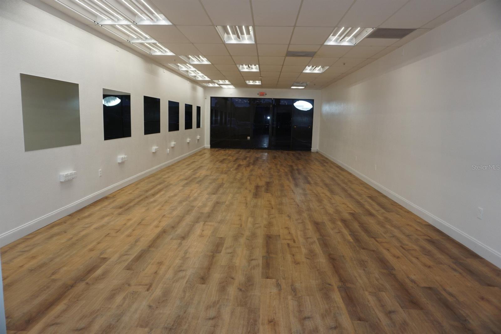 Image 17 of 25 For 701 Jc Center Court 12