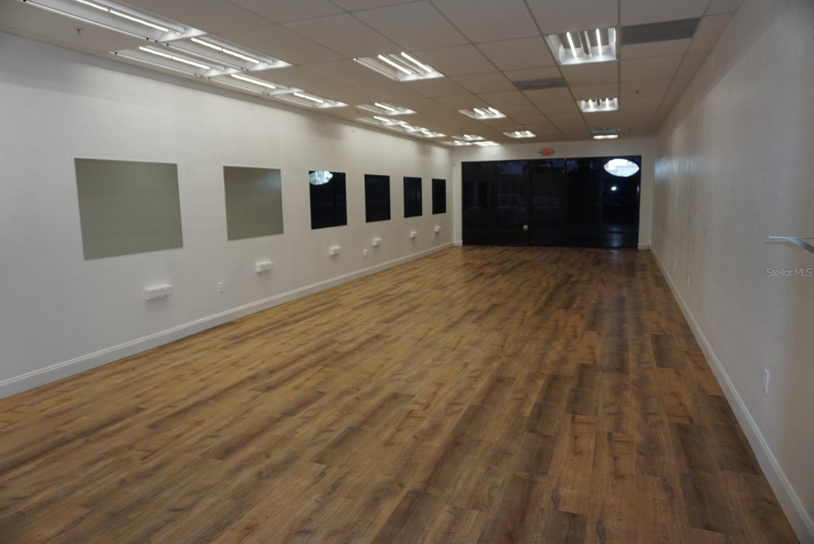 Image 23 of 25 For 701 Jc Center Court 12