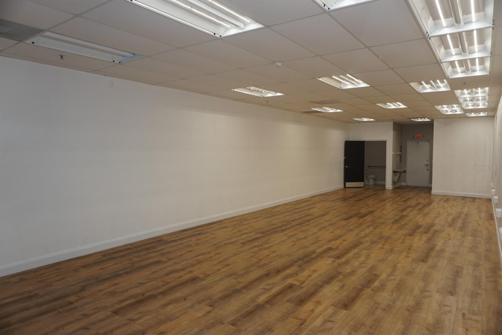 Image 24 of 25 For 701 Jc Center Court 12