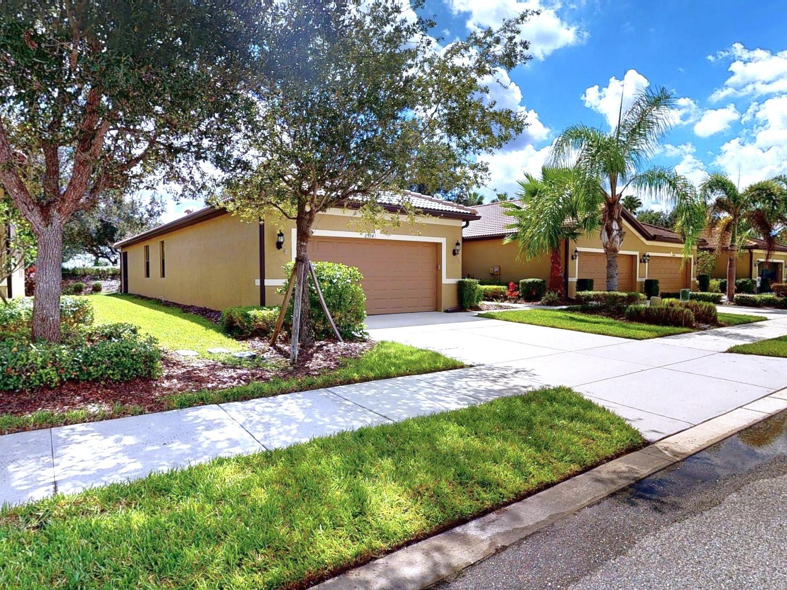 Image 4 of 97 For 2594 Oswego Drive