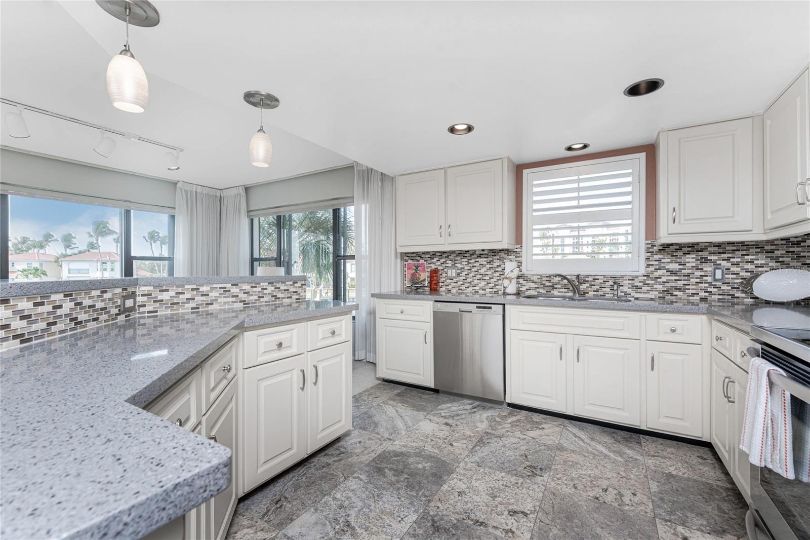 Image 12 of 53 For 3255 Sugarloaf Key Road 34b