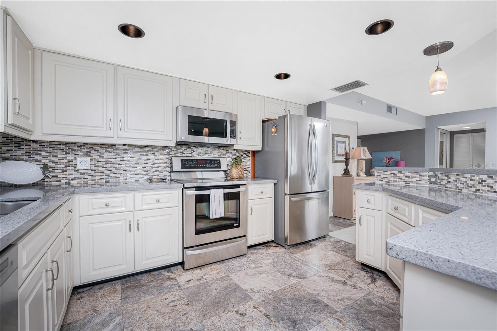 Image 13 of 53 For 3255 Sugarloaf Key Road 34b