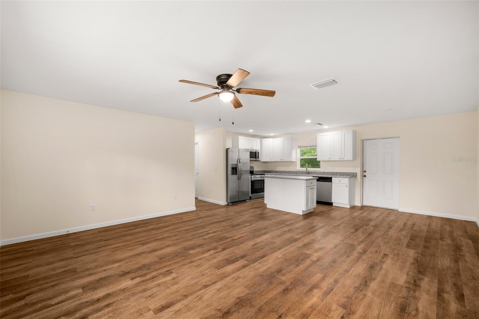 Image 11 of 40 For 1100 Redbird Street