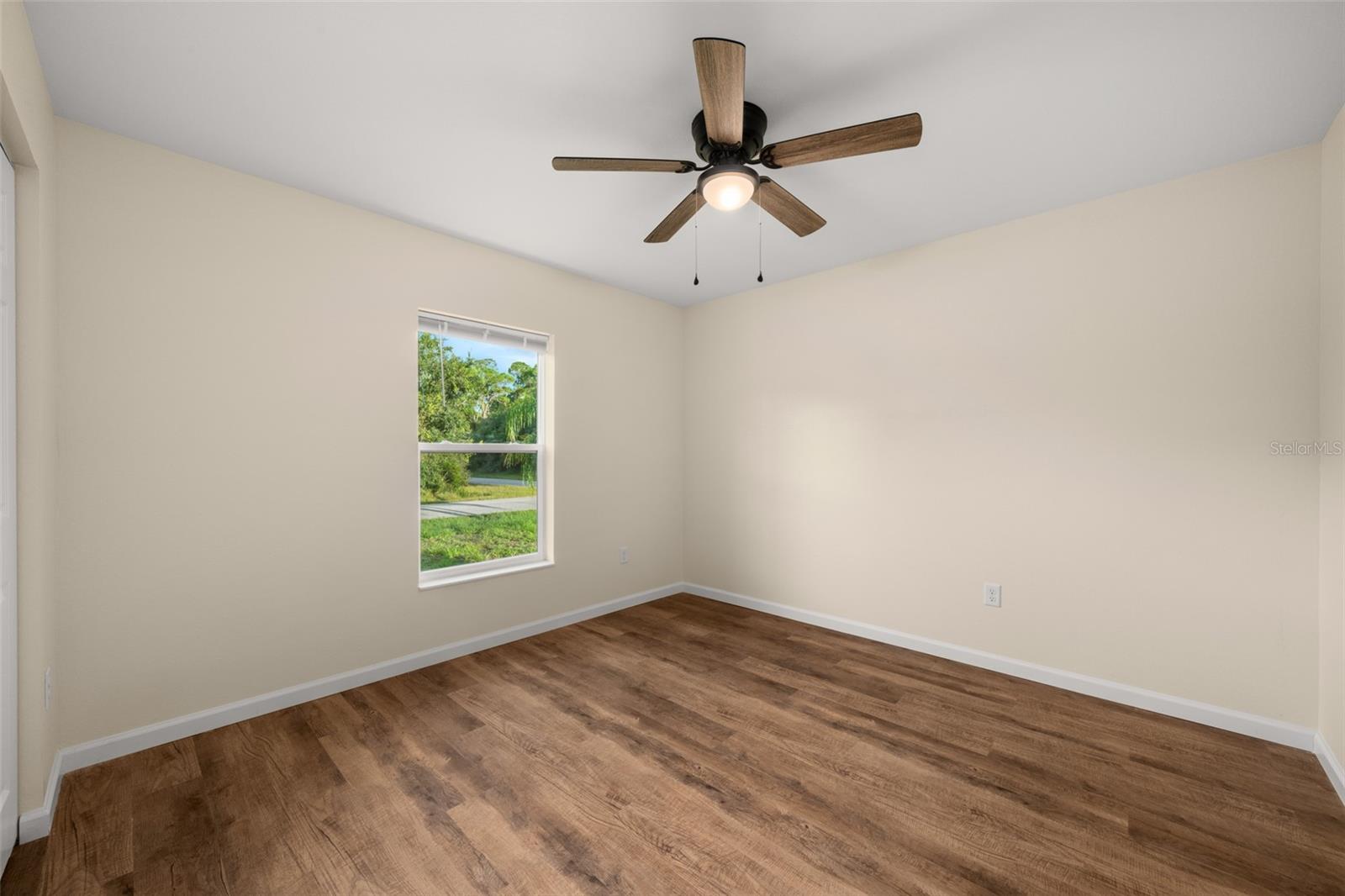 Image 22 of 40 For 1100 Redbird Street