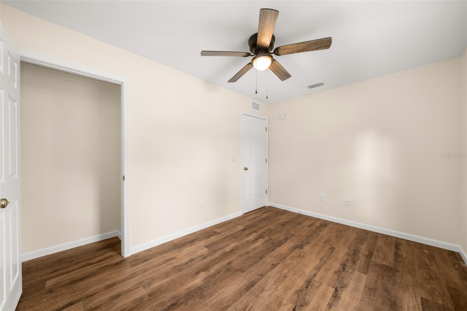 Image 29 of 40 For 1100 Redbird Street