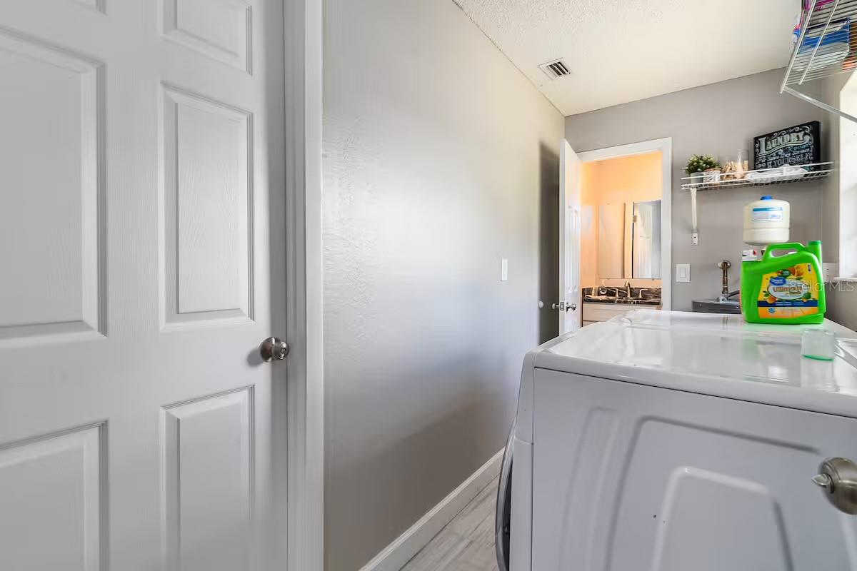 Image 17 of 18 For 3173 Cranberry Boulevard