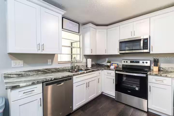 Image 6 of 18 For 3173 Cranberry Boulevard