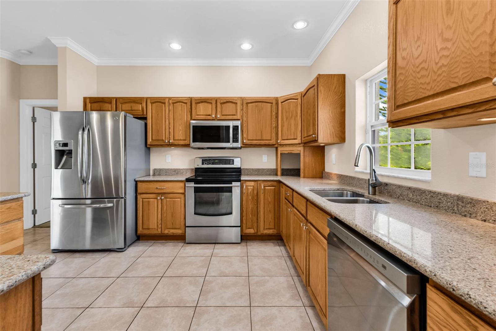 Image 5 of 39 For 25385 Sullan Court