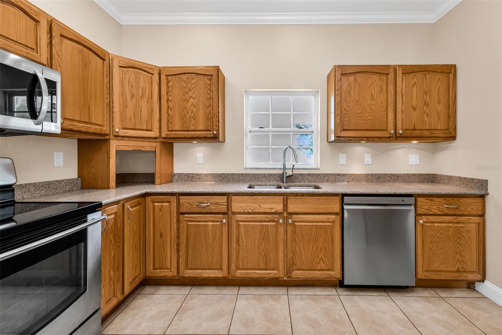 Image 8 of 39 For 25385 Sullan Court