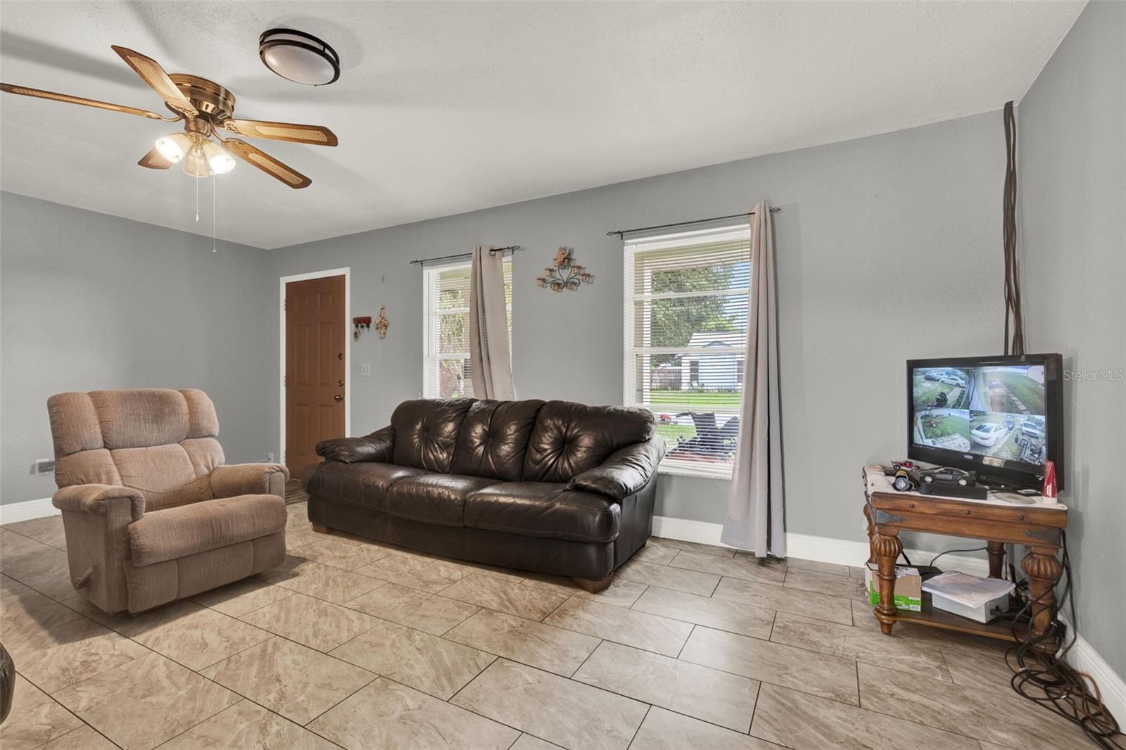 Image 6 of 26 For 807 Aspenwood Circle
