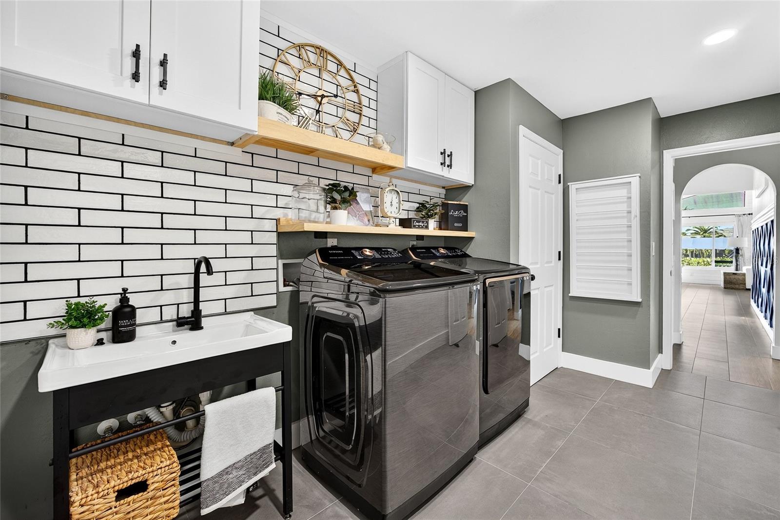 Image 32 of 71 For 5320 3rd Avenue