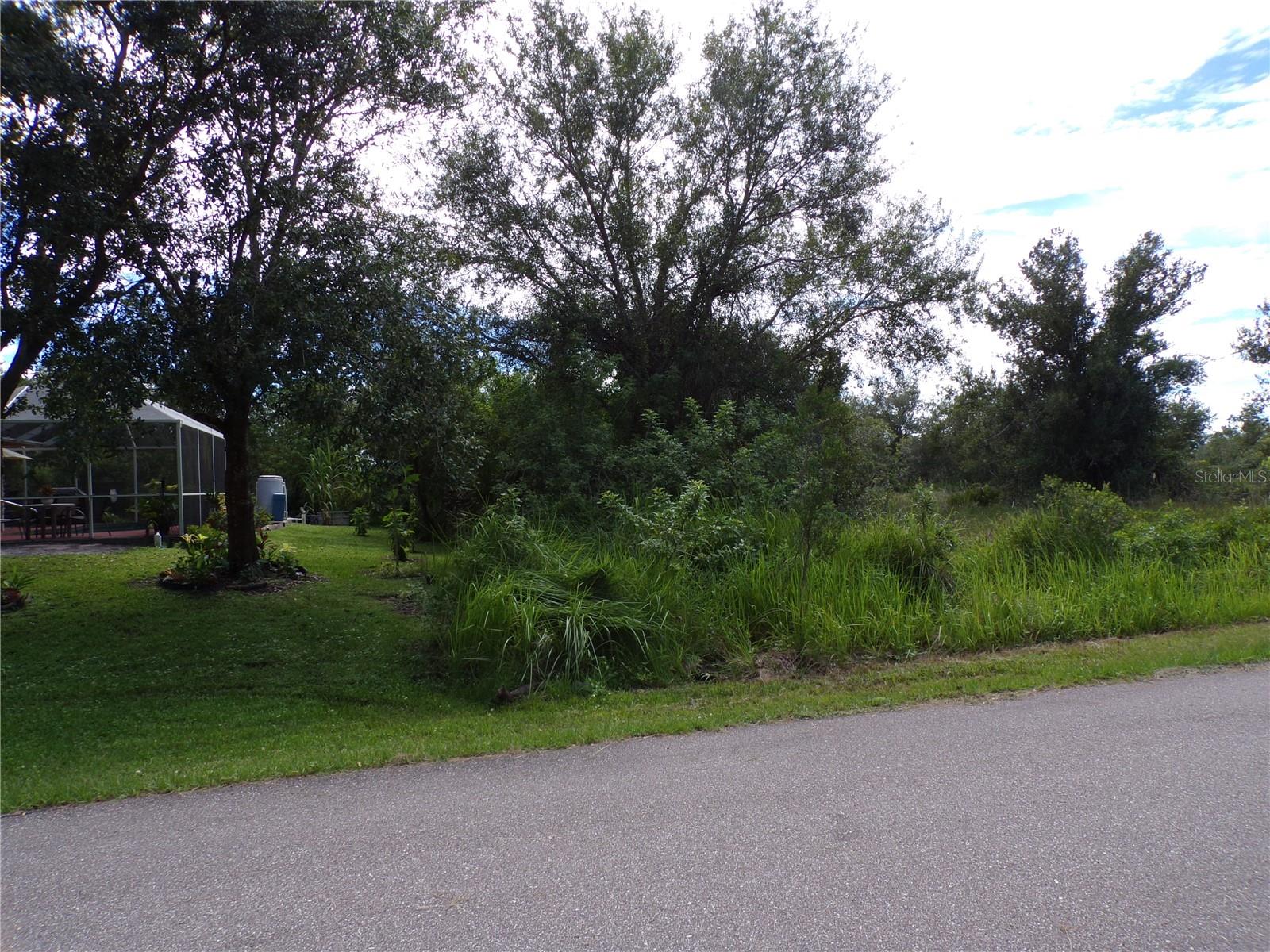 Image 2 of 33 For 36 Vine Circle