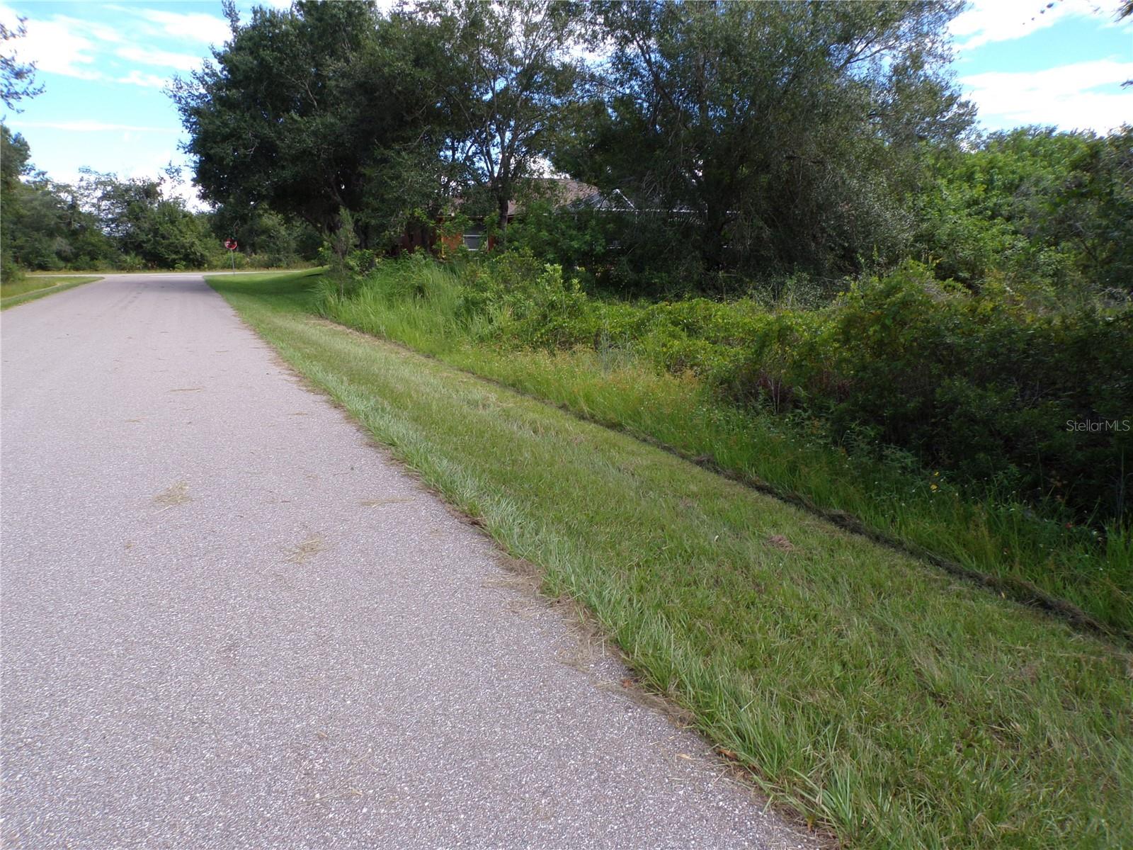 Image 7 of 33 For 36 Vine Circle