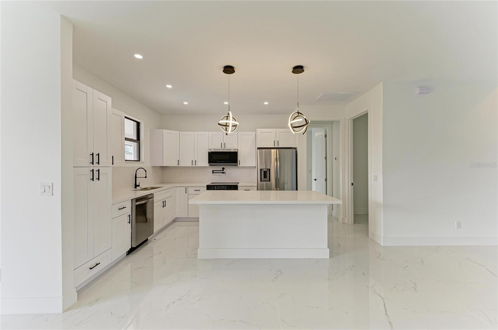 Image 22 of 62 For 16760 Acapulco Road