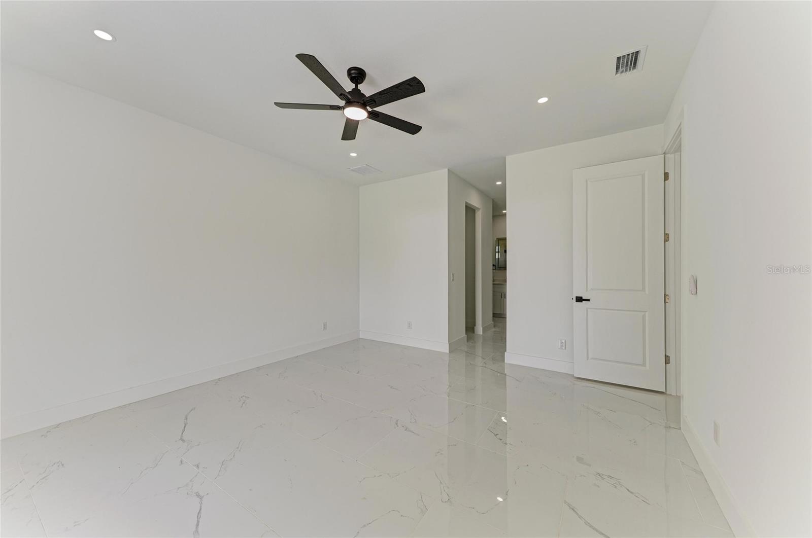 Image 32 of 62 For 16760 Acapulco Road