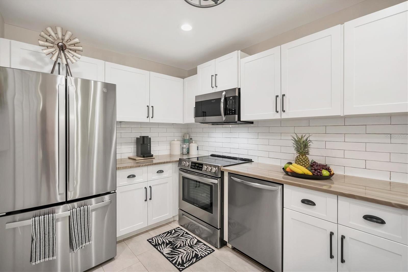 Image 14 of 39 For 3300 Loveland Boulevard 1001