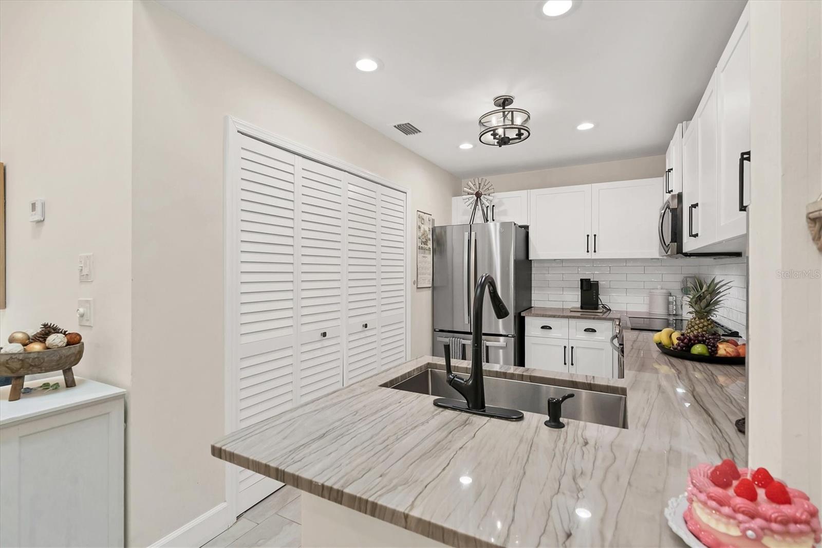 Image 15 of 39 For 3300 Loveland Boulevard 1001