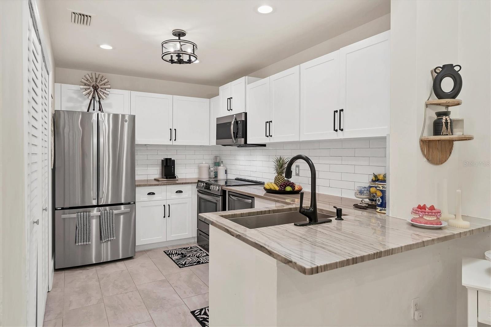 Image 16 of 39 For 3300 Loveland Boulevard 1001