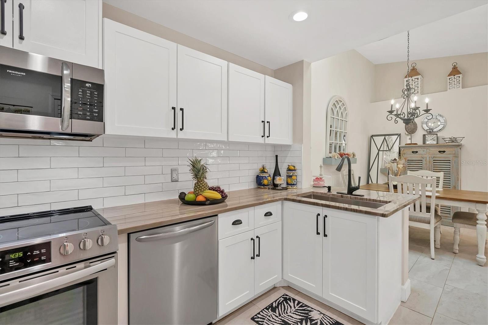 Image 17 of 39 For 3300 Loveland Boulevard 1001