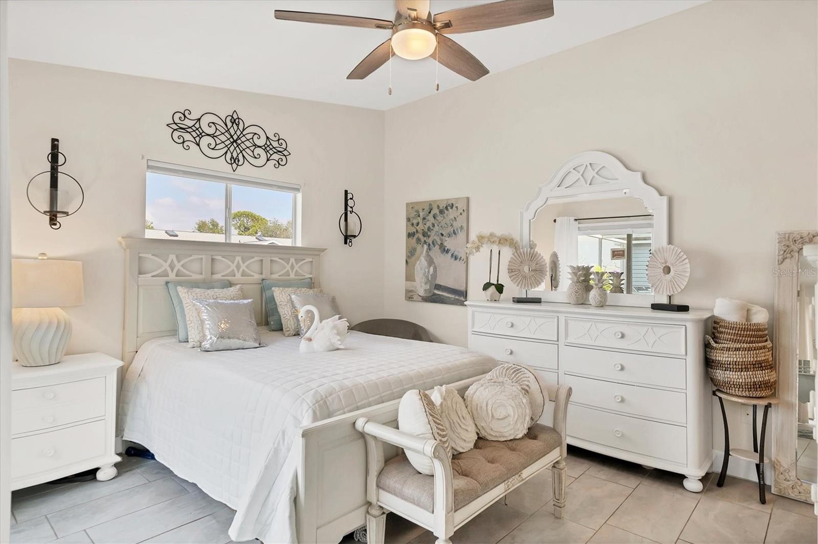 Image 19 of 39 For 3300 Loveland Boulevard 1001