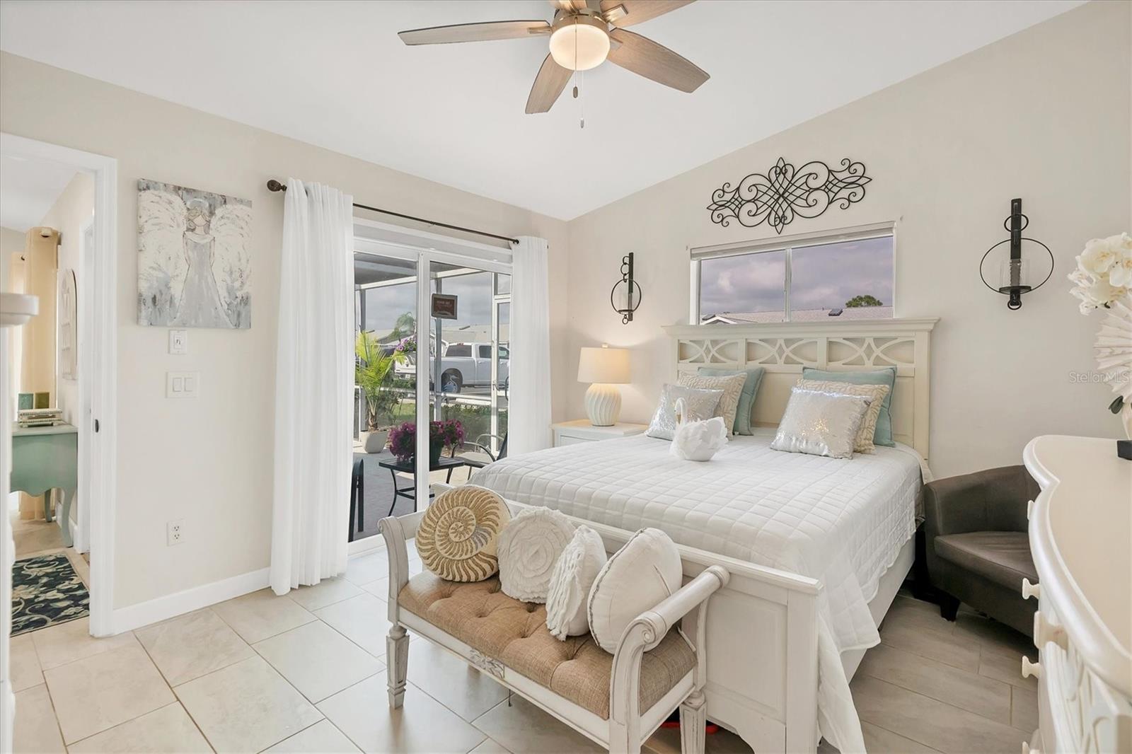 Image 20 of 39 For 3300 Loveland Boulevard 1001