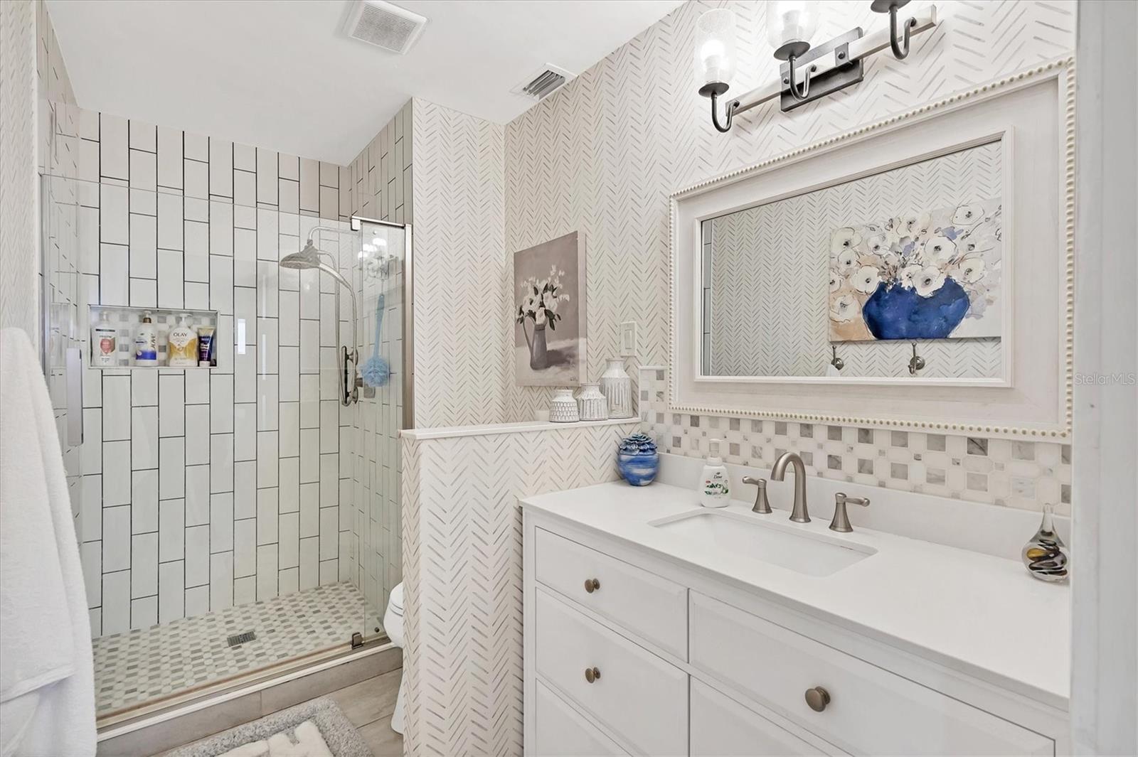 Image 22 of 39 For 3300 Loveland Boulevard 1001