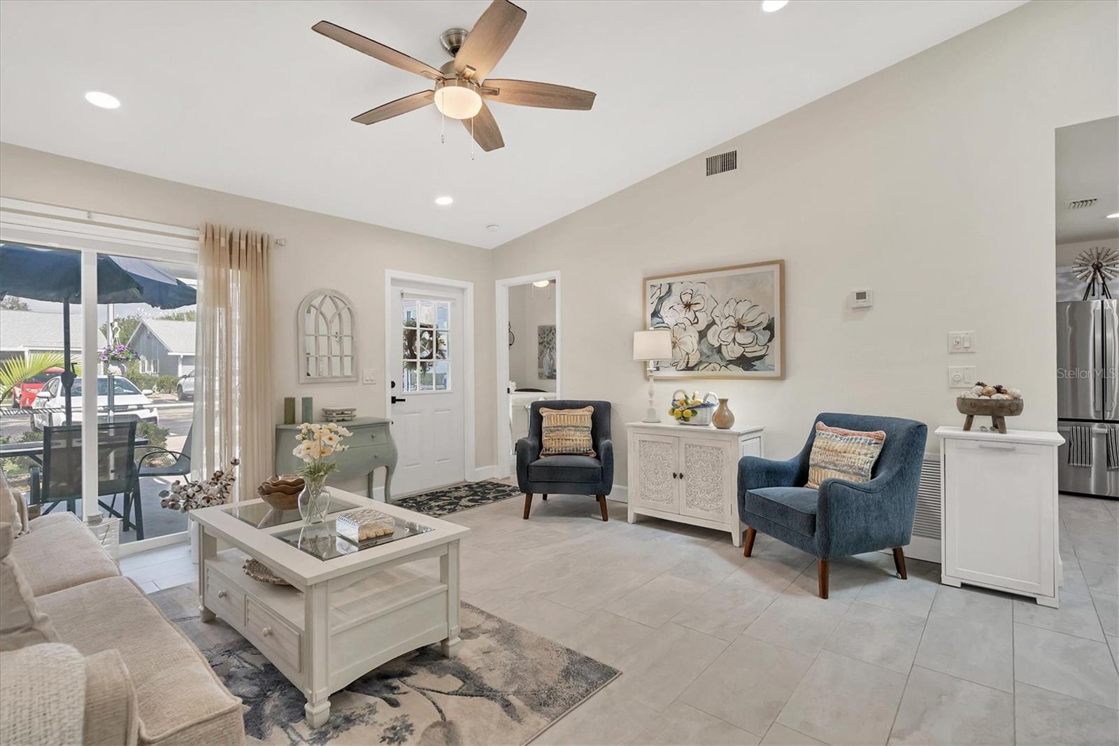 Image 8 of 39 For 3300 Loveland Boulevard 1001