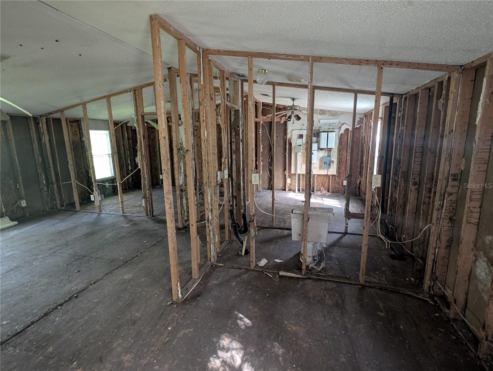 Image 15 of 49 For 7062 Crooked Creek Lane