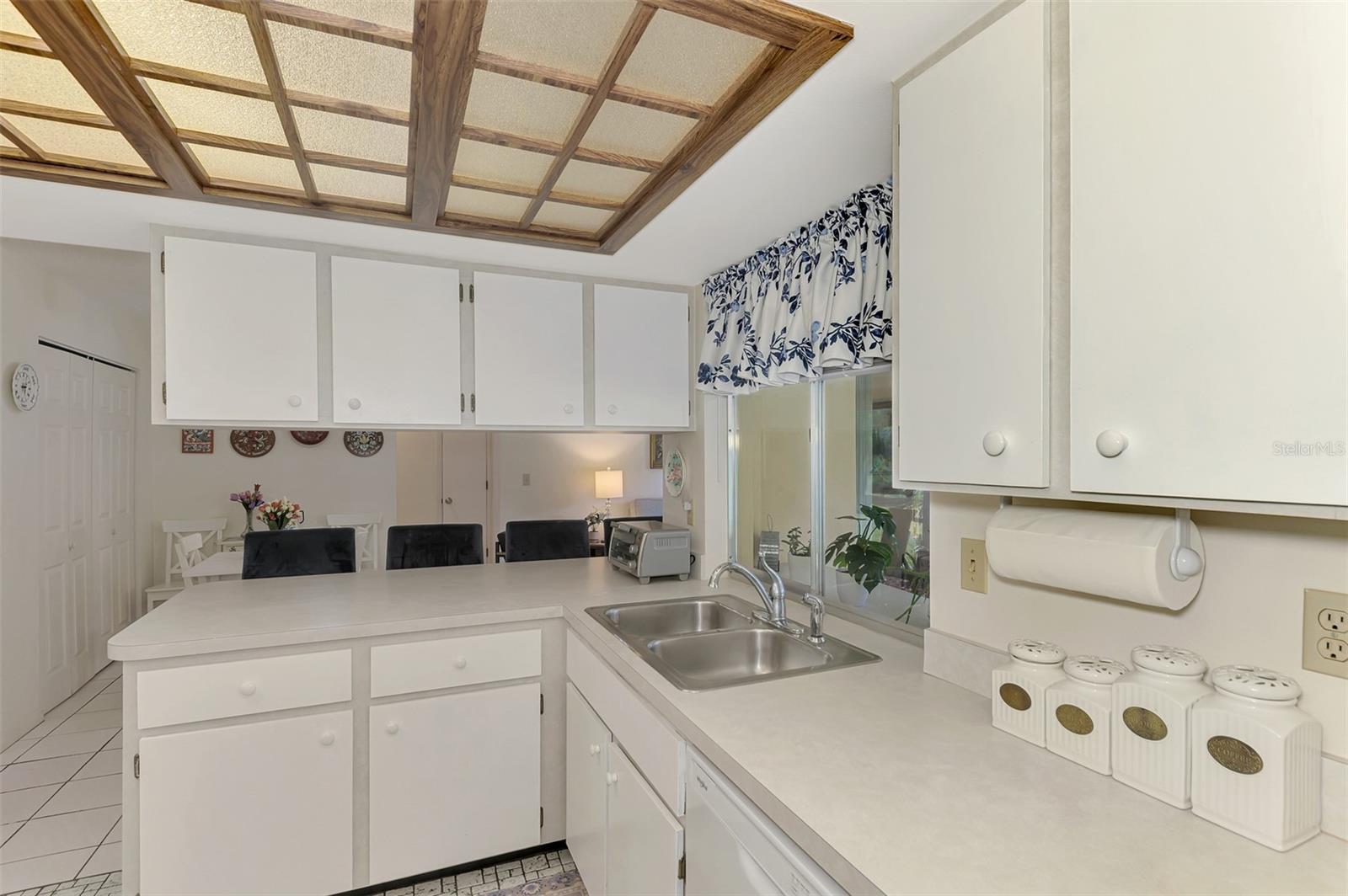 Image 19 of 62 For 917 Tropical Avenue Nw