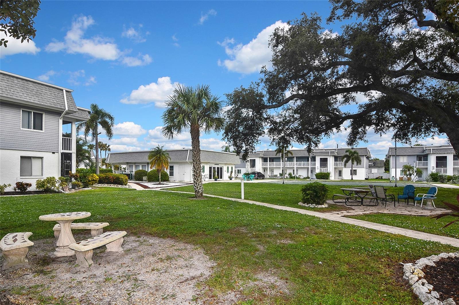 Image 22 of 28 For 22375 Edgewater Drive 133