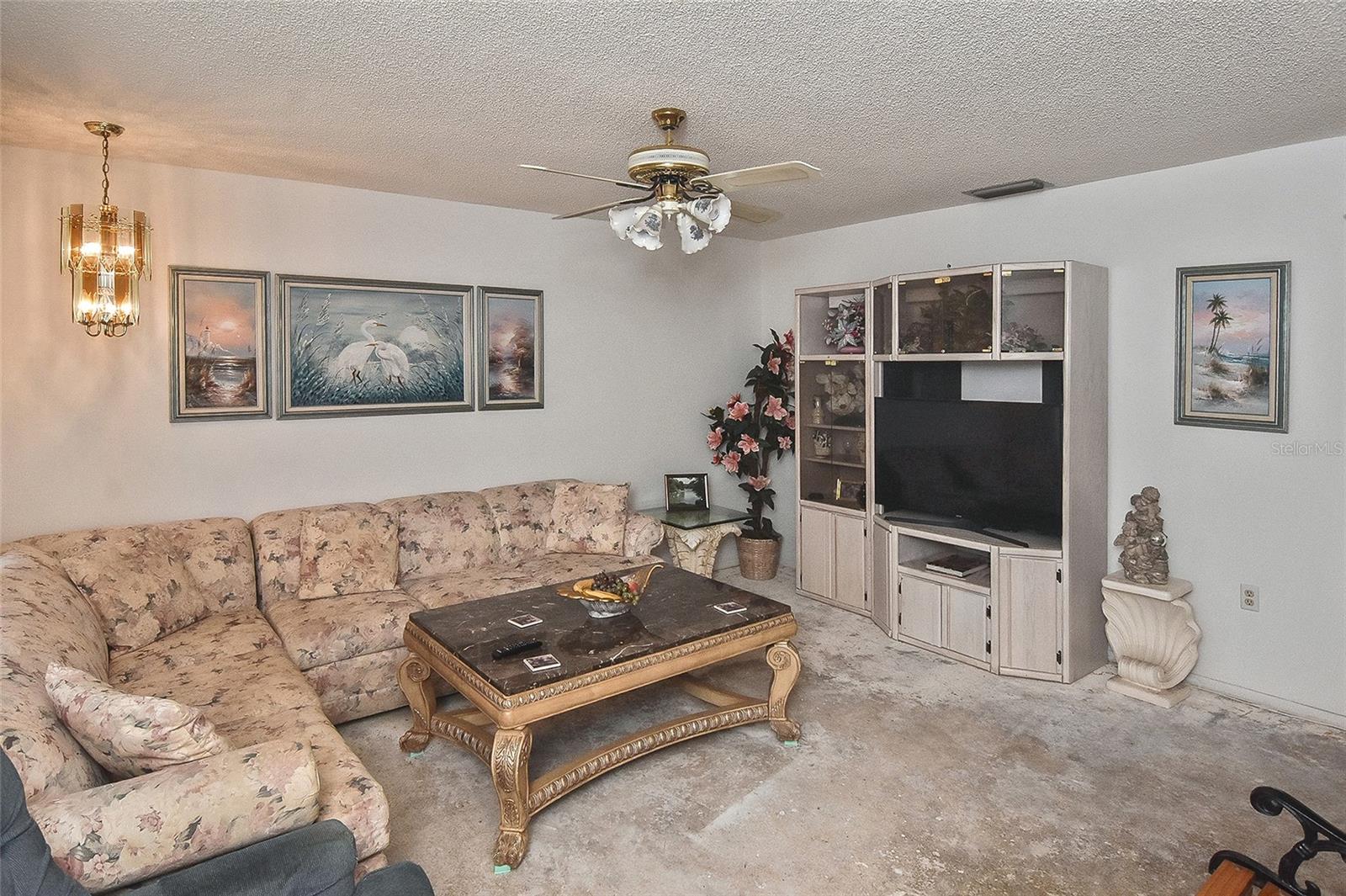 Image 4 of 28 For 22375 Edgewater Drive 133
