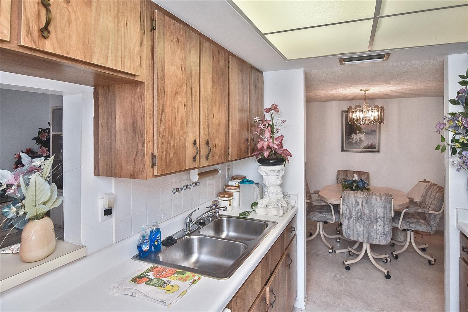 Image 7 of 28 For 22375 Edgewater Drive 133