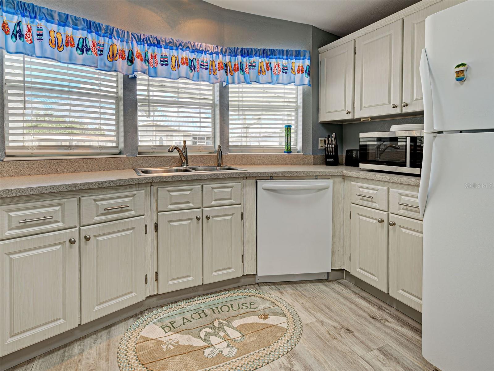 Image 20 of 56 For 6562 Hikina Drive