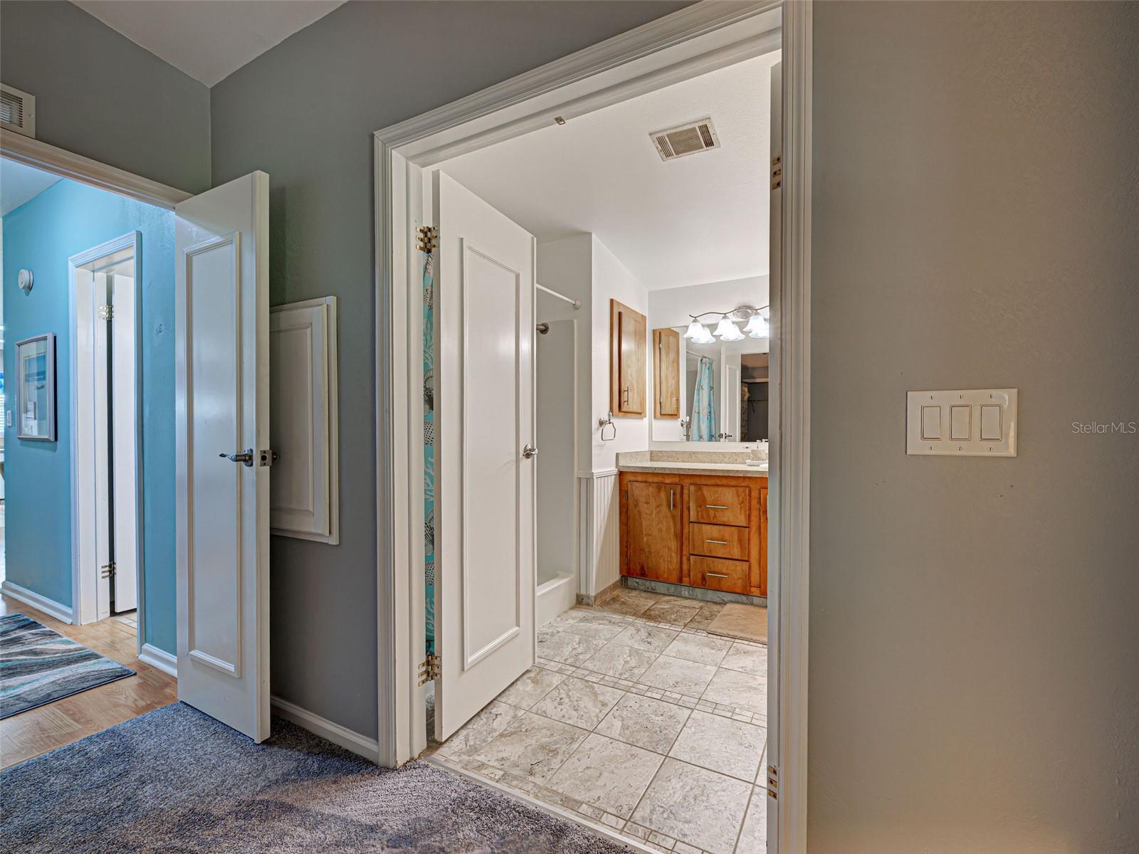 Image 31 of 56 For 6562 Hikina Drive