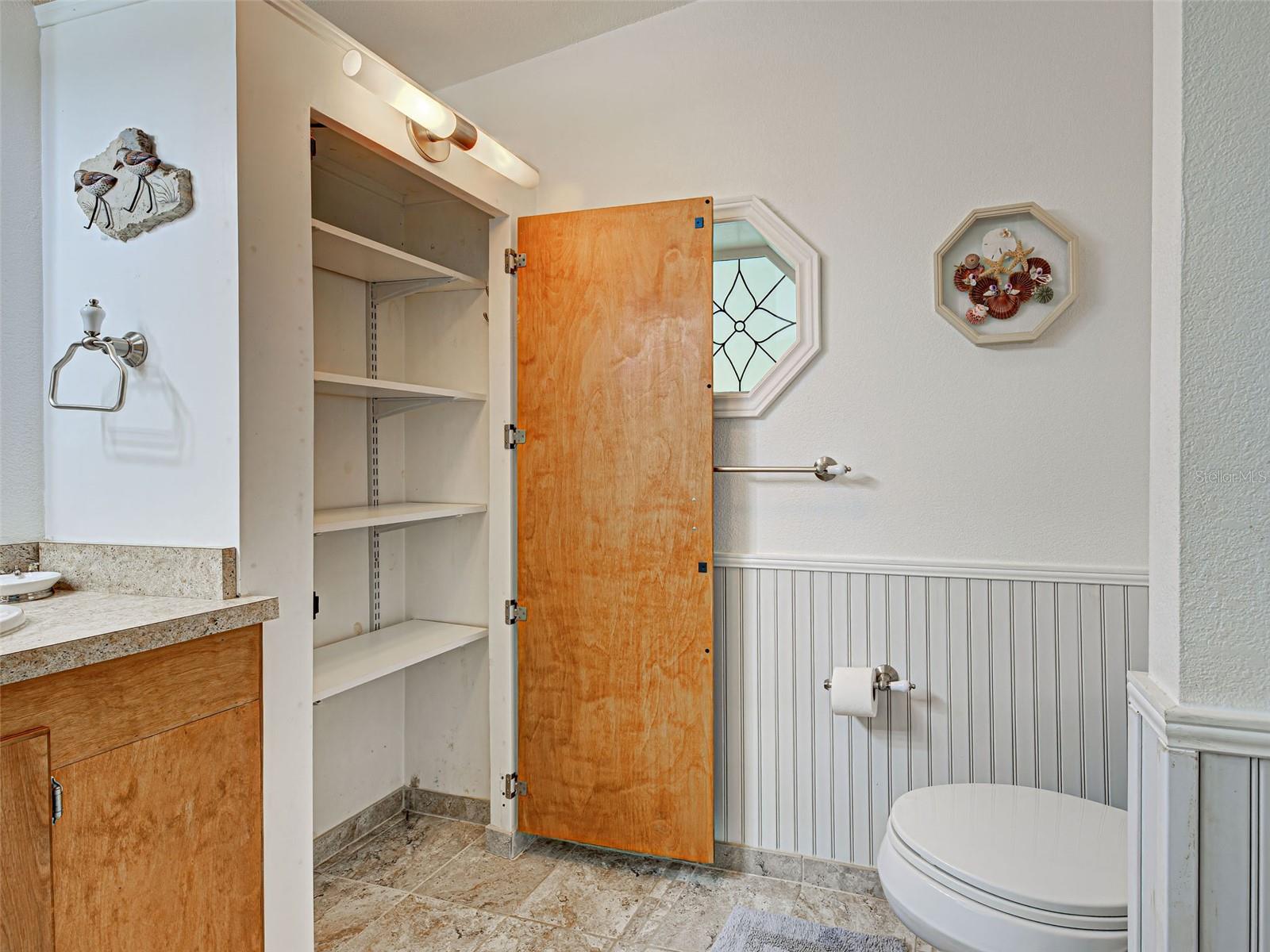 Image 33 of 56 For 6562 Hikina Drive