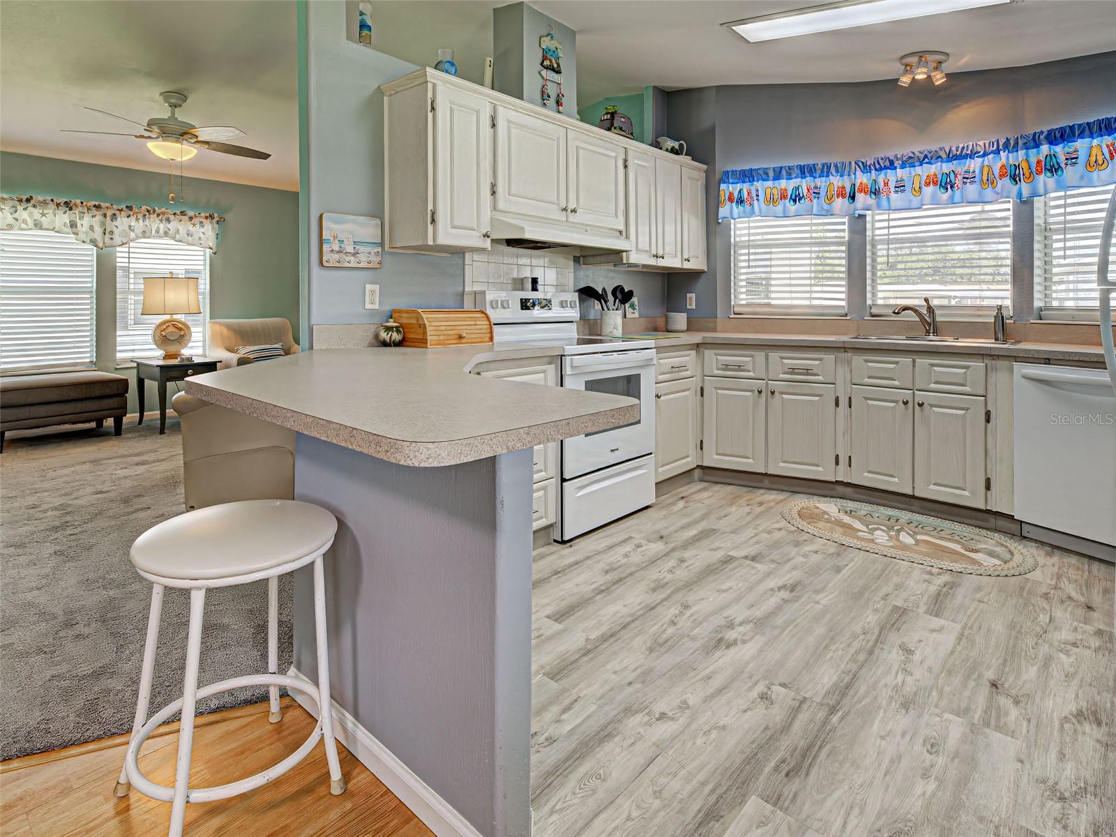 Image 4 of 56 For 6562 Hikina Drive