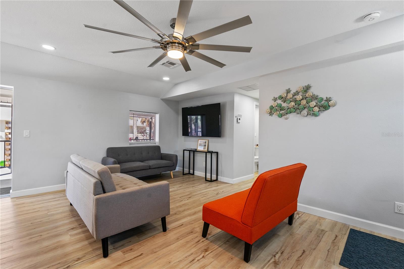 Image 22 of 58 For 2476 Beach Road