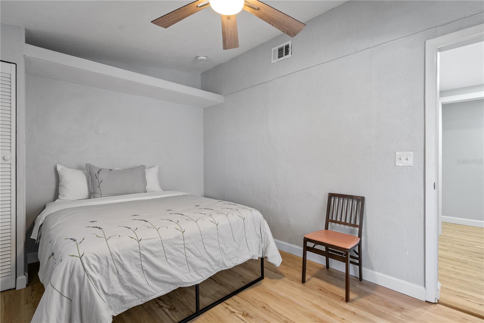 Image 38 of 58 For 2476 Beach Road