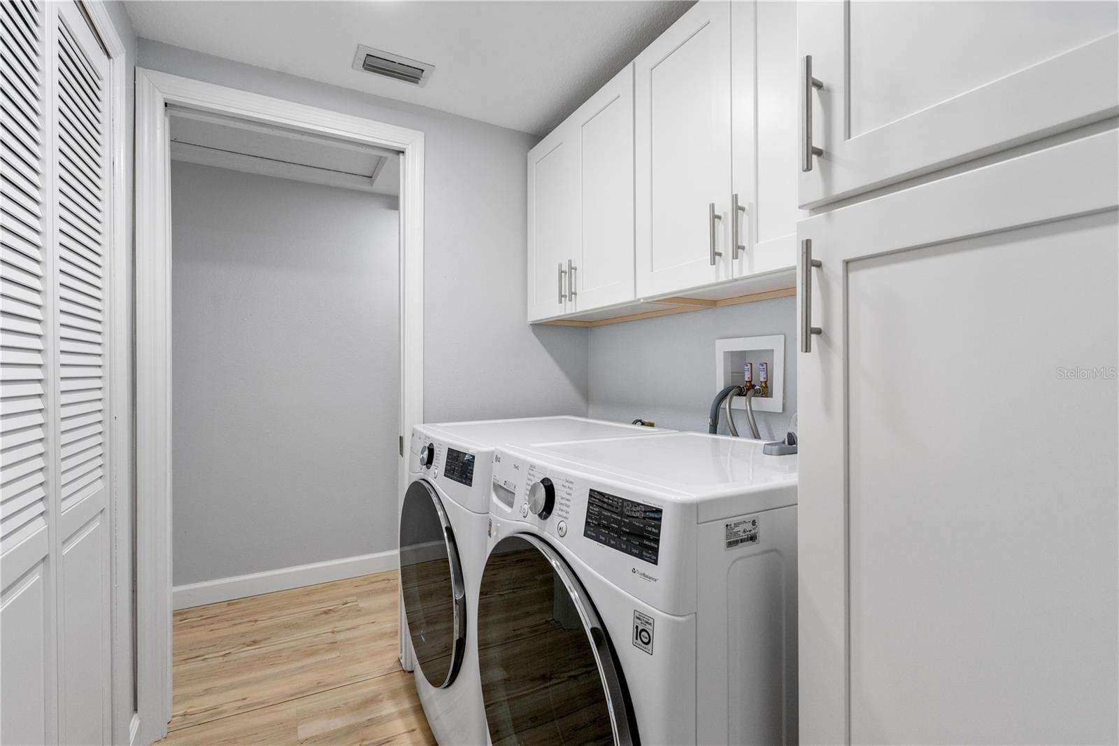 Image 40 of 58 For 2476 Beach Road