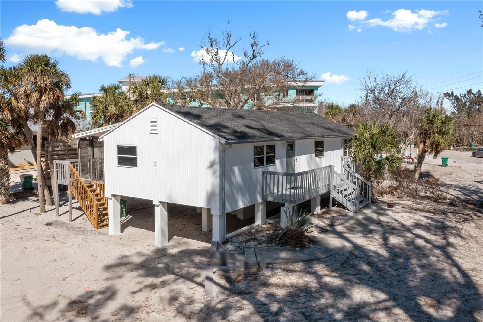 Image 5 of 58 For 2476 Beach Road