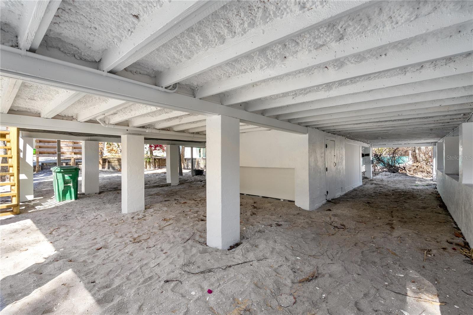 Image 56 of 58 For 2476 Beach Road