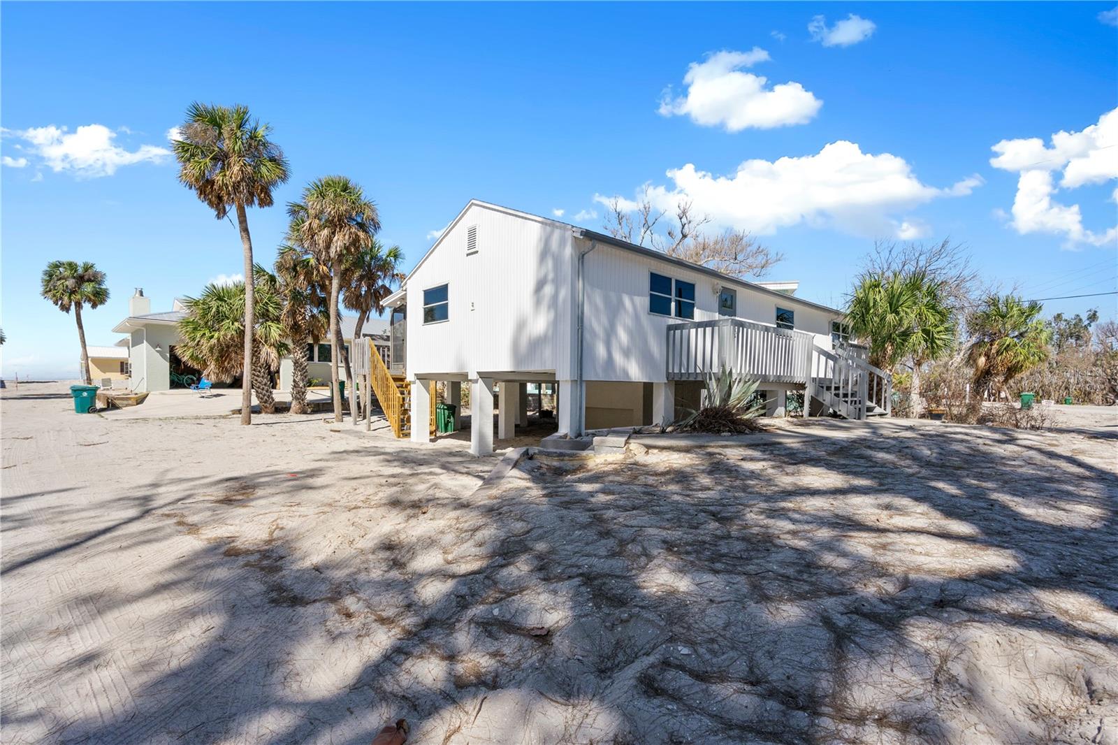 Image 6 of 58 For 2476 Beach Road