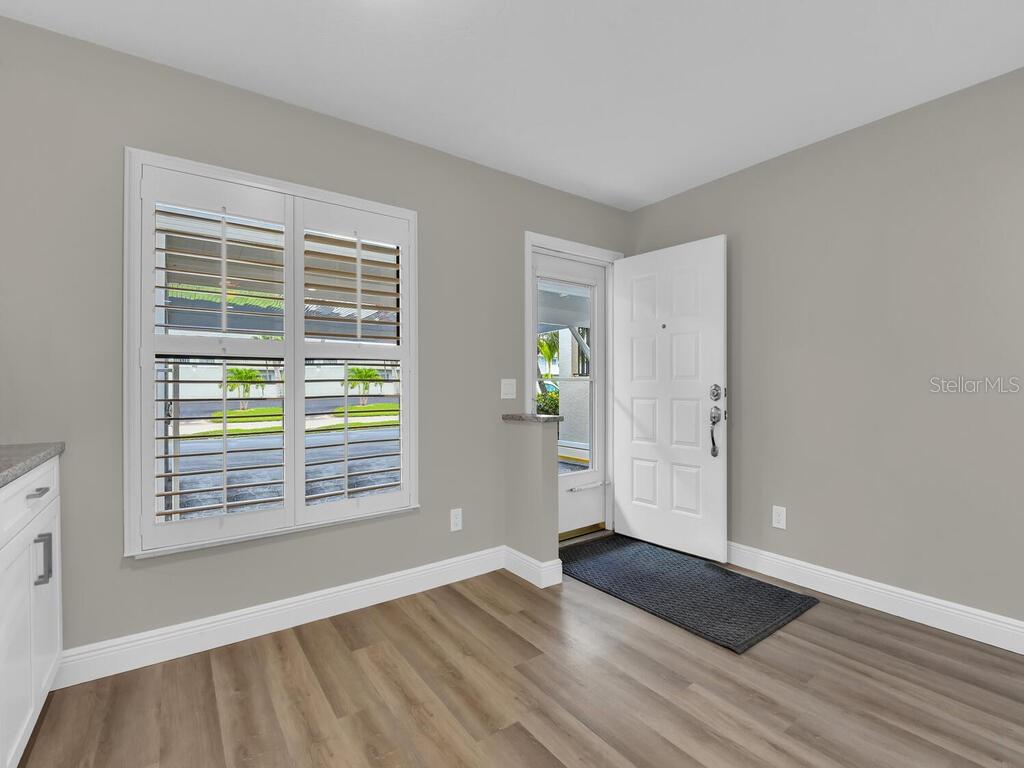Image 10 of 31 For 902 48th Terrace 105
