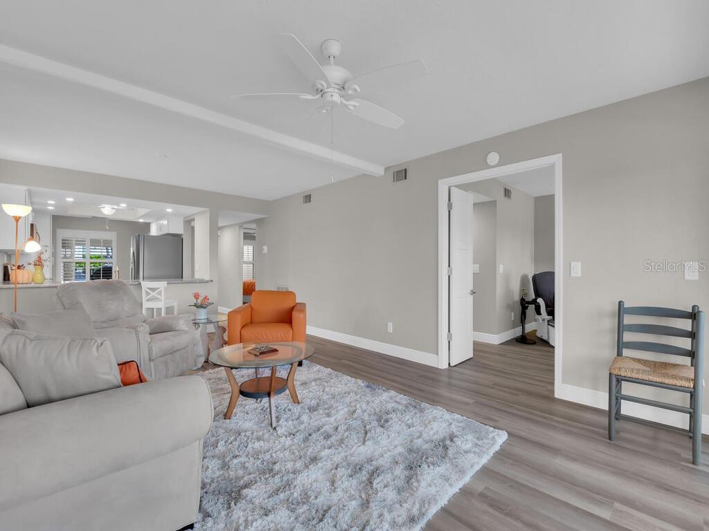 Image 14 of 31 For 902 48th Terrace 105