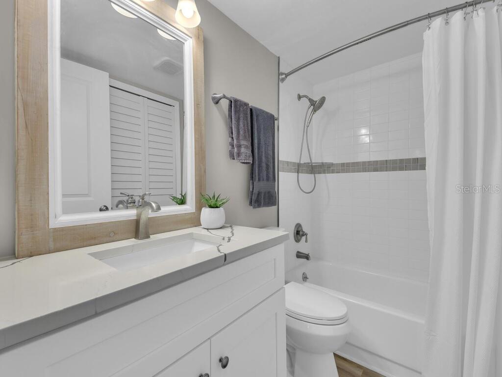 Image 23 of 31 For 902 48th Terrace 105
