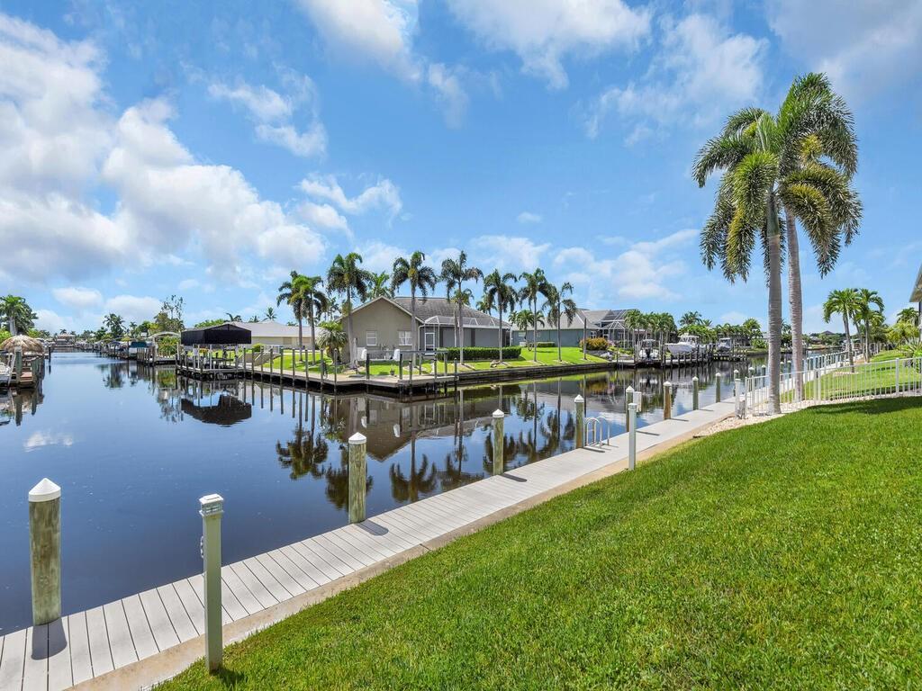 Image 4 of 31 For 902 48th Terrace 105