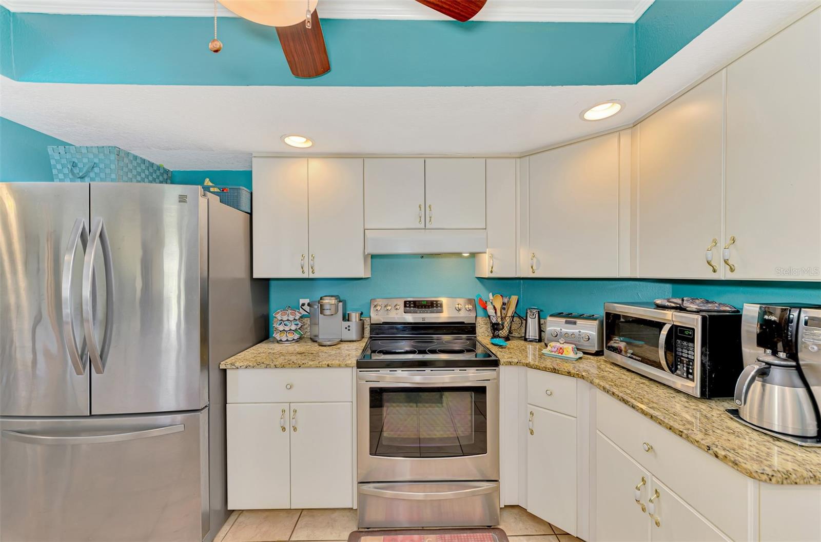 Image 21 of 59 For 22515 Rye Avenue