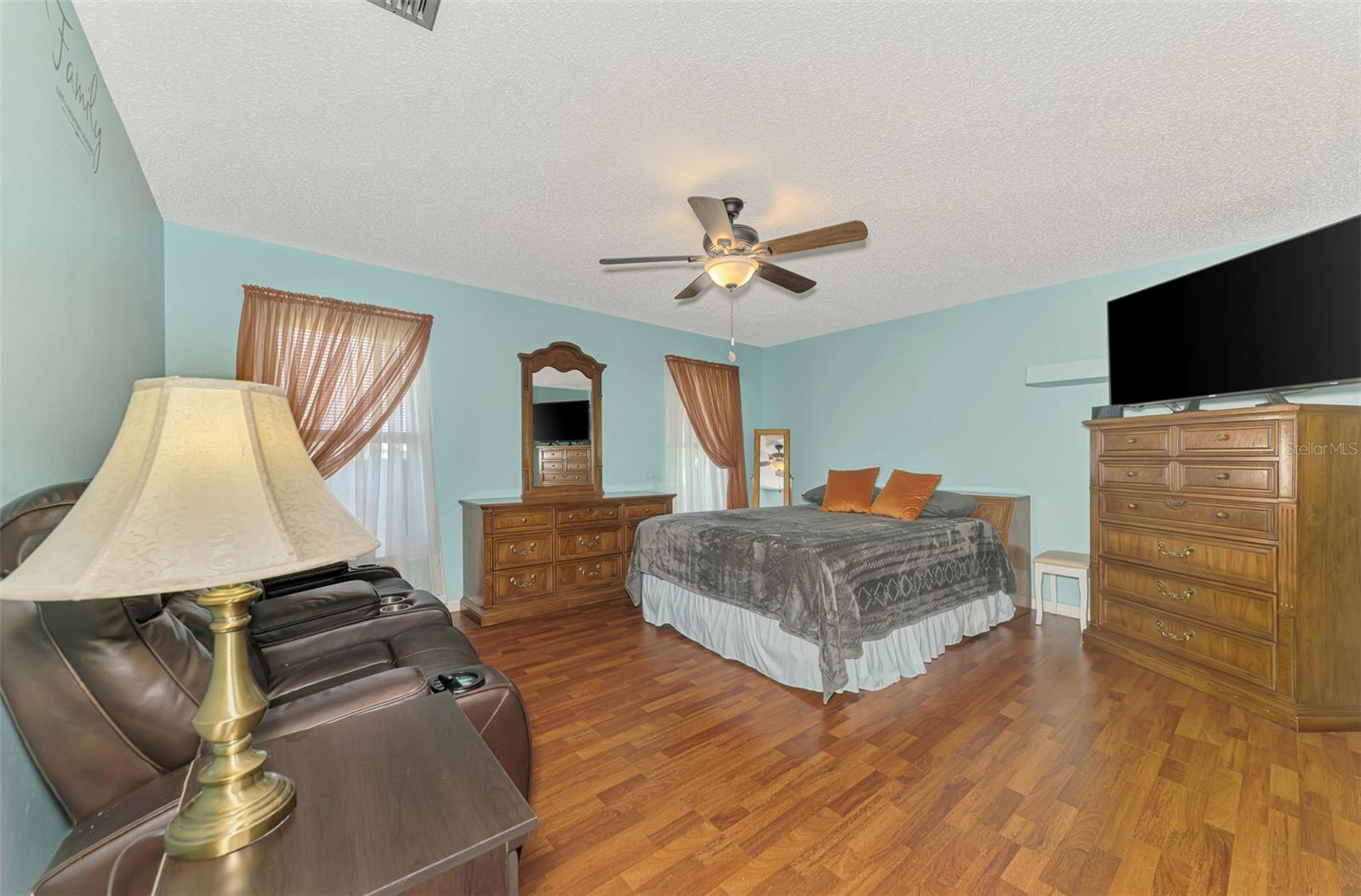 Image 29 of 59 For 22515 Rye Avenue